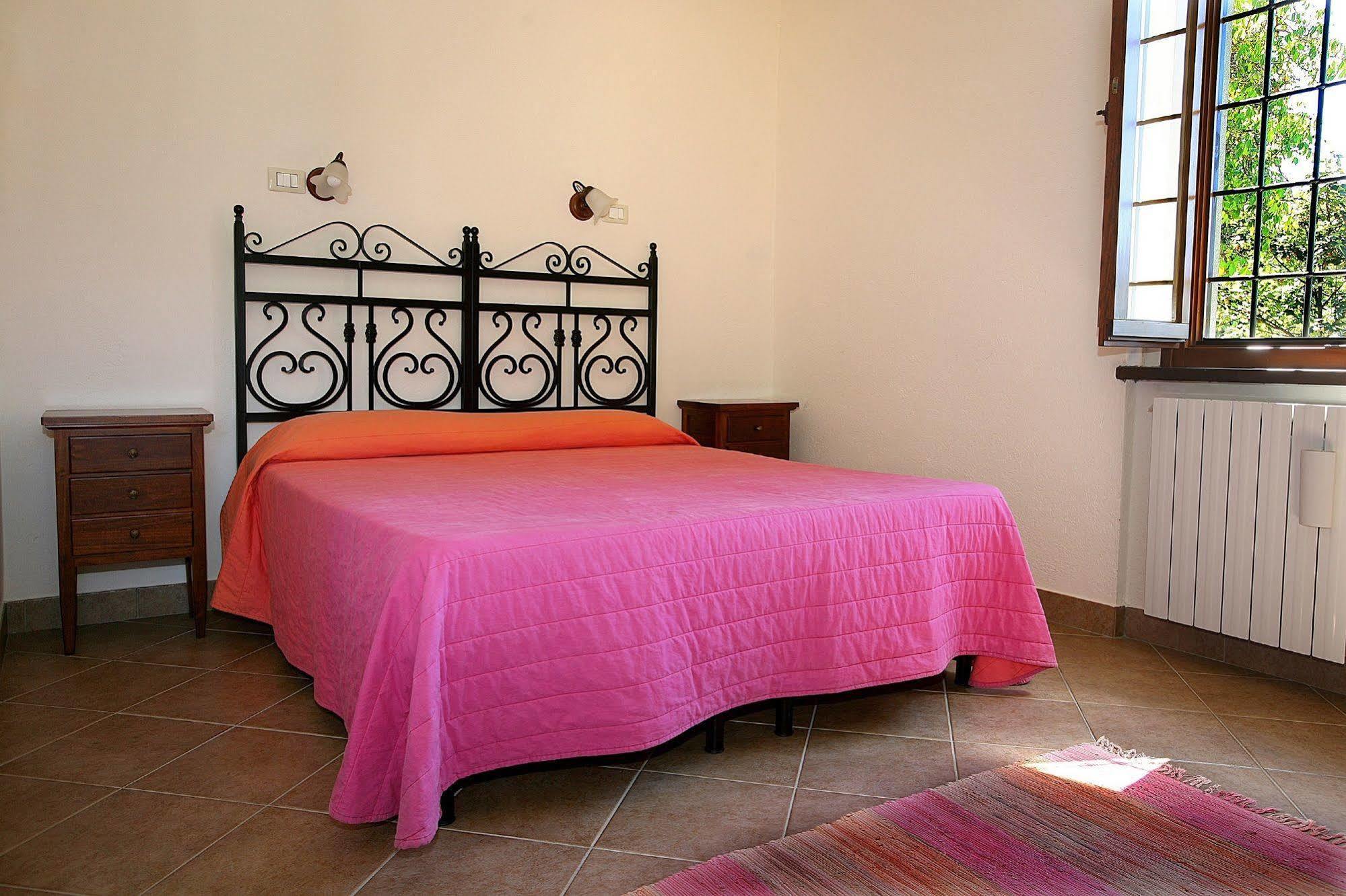 Montelungo Superiore B&B Podere Bramapane מראה חיצוני תמונה